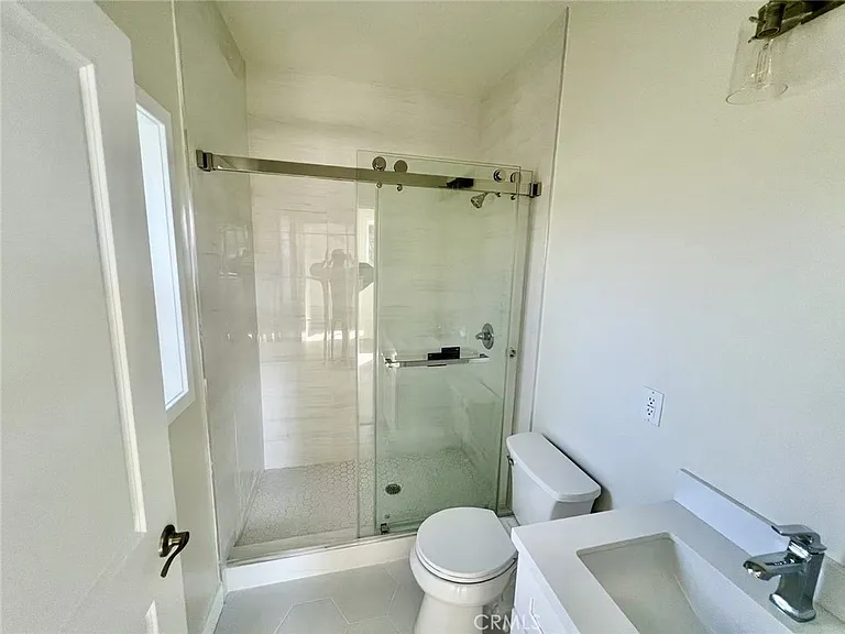 913 W 21st — Photo 50