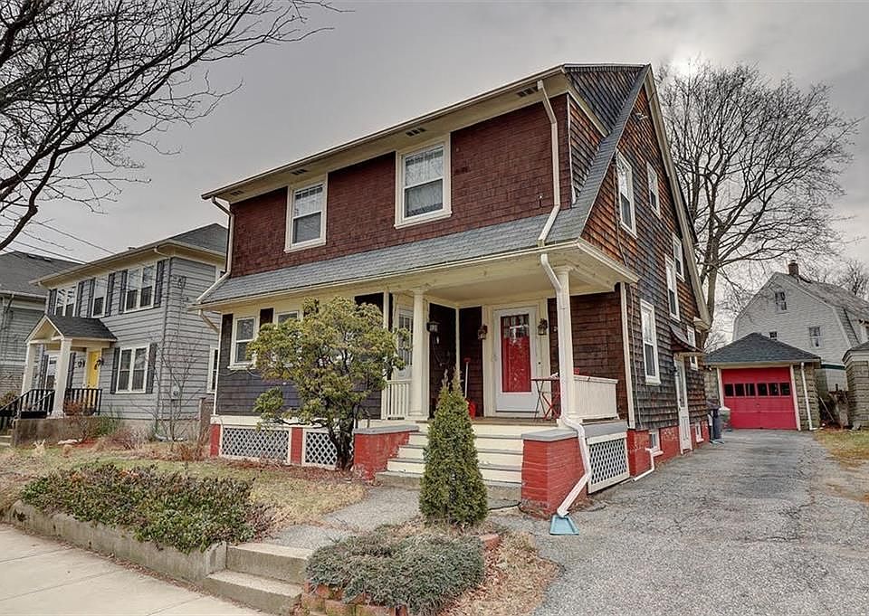 1st image of 207 Rochambeau Ave