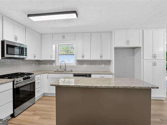 2nd image of 1971 Wilson Rd NW