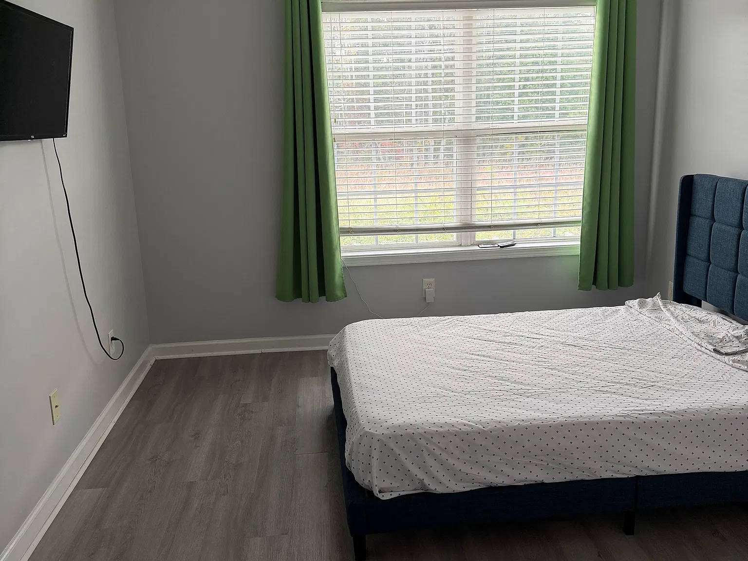 3 bed, 2.5 bath, 1800 sqft, $2,300 — Photo 3