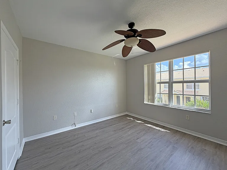 132 SW Peacock Blvd #206 — Photo 11