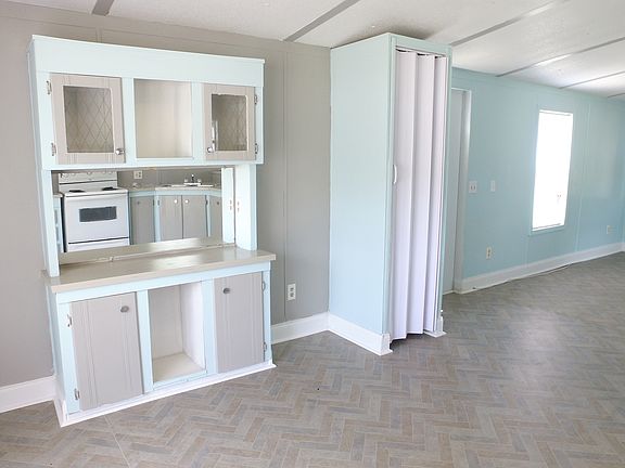 3rd image of 3535 Roberts Ave Lot 297