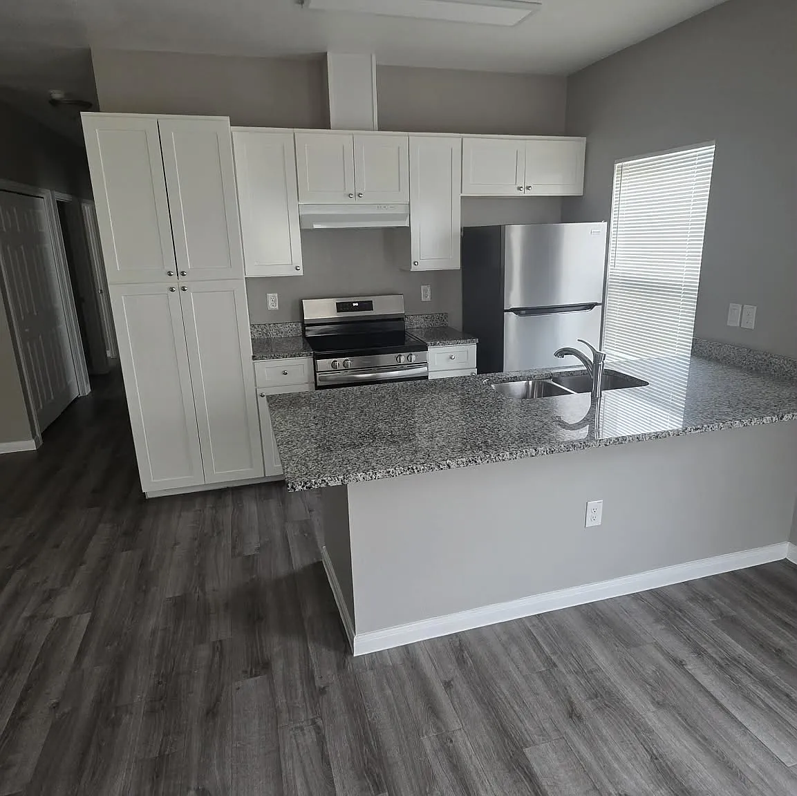 3 bed, 1082 sqft, $1,375 — Photo 2