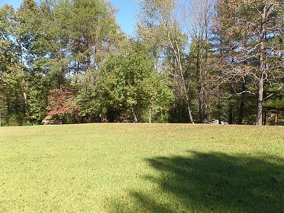 3rd image of Hillwood Dr