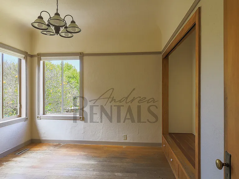 5363 Shafter Ave — Photo 20