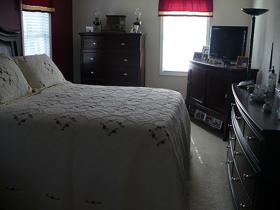 5th image of 107 Broken Arrow Ln