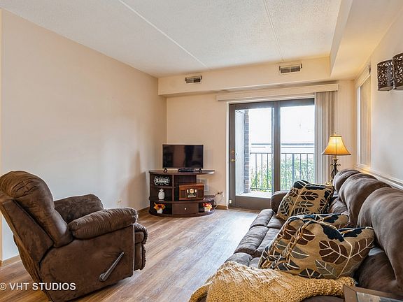 5th image of 5703 S Cass Ave APT 101
