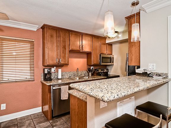 3rd image of 5505 Adelaide Ave #13