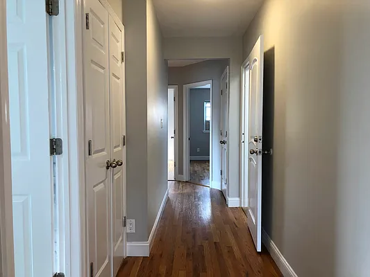 Rented by Amorelli Realty | media 7