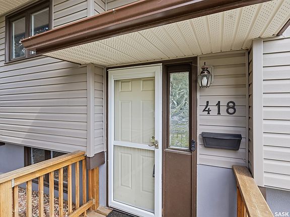 4th image of 418 Laval Crescent