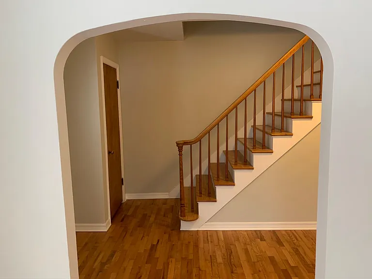 310 W Delaware Ave — Photo 15