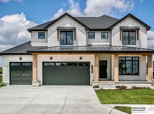 18222 Locust St, Omaha, NE 68116
