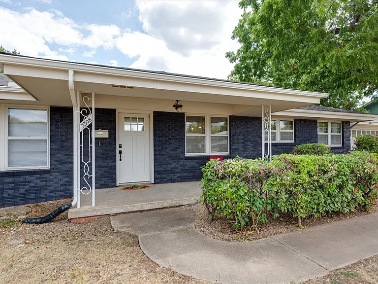 3308 NW Atlanta Ave — Photo 1