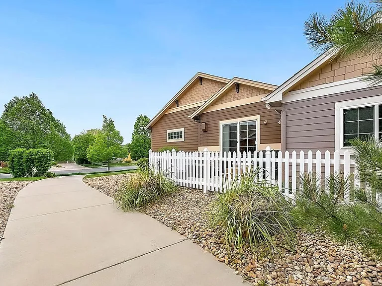 1162 Village Cir — Photo 5