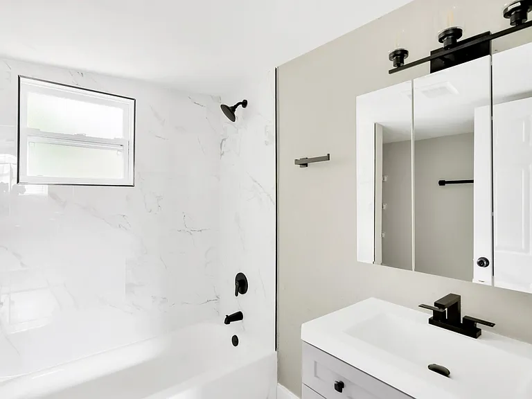 547 Wildwood Way #B — Photo 16