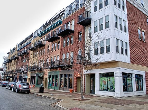 2nd image of 348 River St Unit 3305