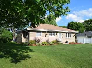 W147N8682 McKinley Dr, Menomonee Falls, WI 53051