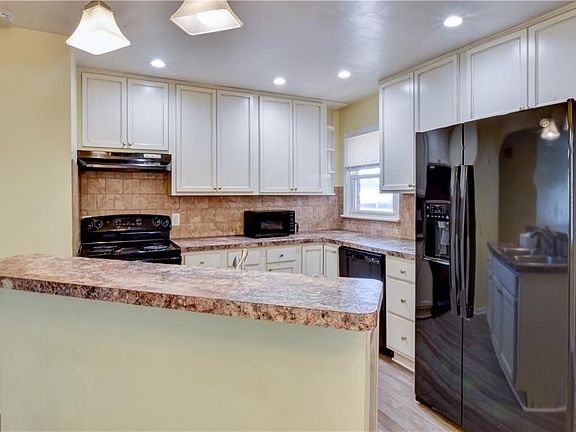 3rd image of 1507 Linden Ave