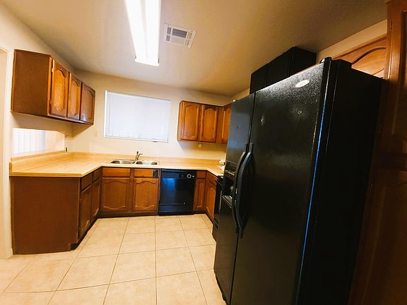 5th image of 1131 N Bentley Ave