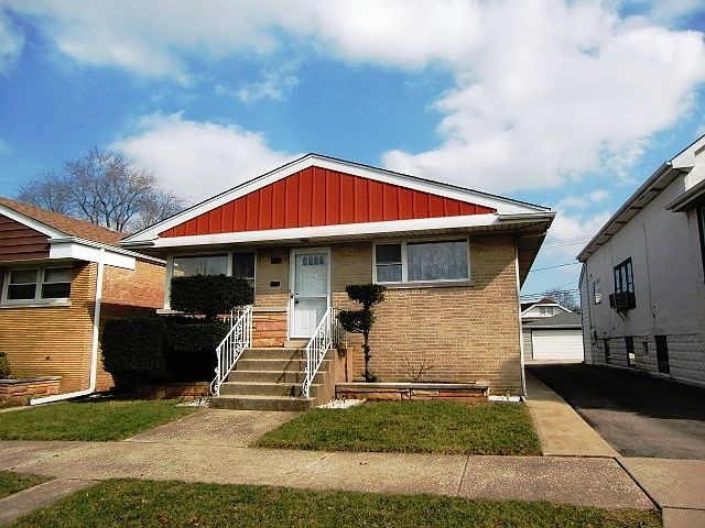 1st image of 3821 Clarence Ave