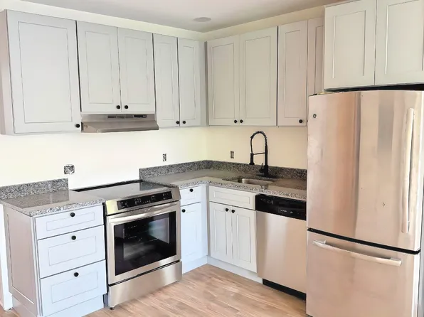 1647 5th Ave, Troy, NY 12180