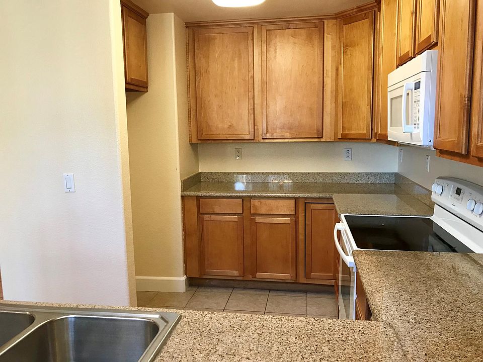 2nd image of 2593 Mariner Rd