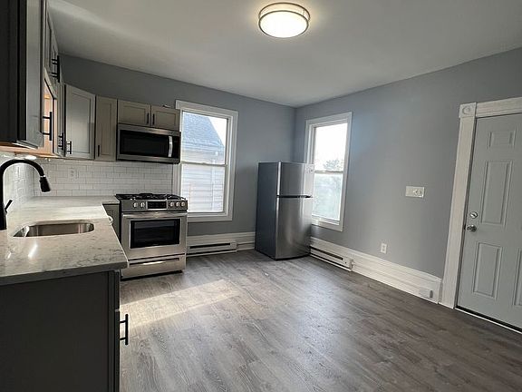4th image of 72 Bloomingdale St Unit 5F