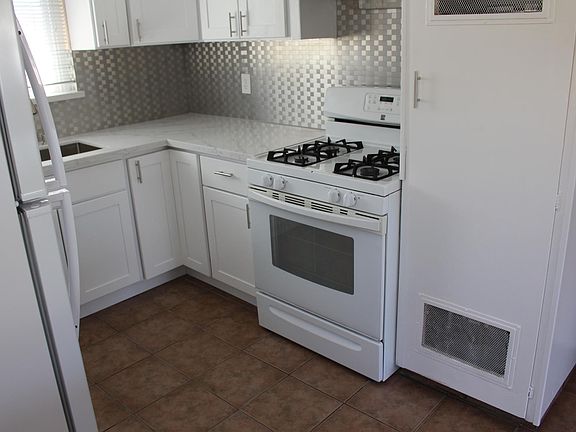4th image of 463 Nordyke Dr #3