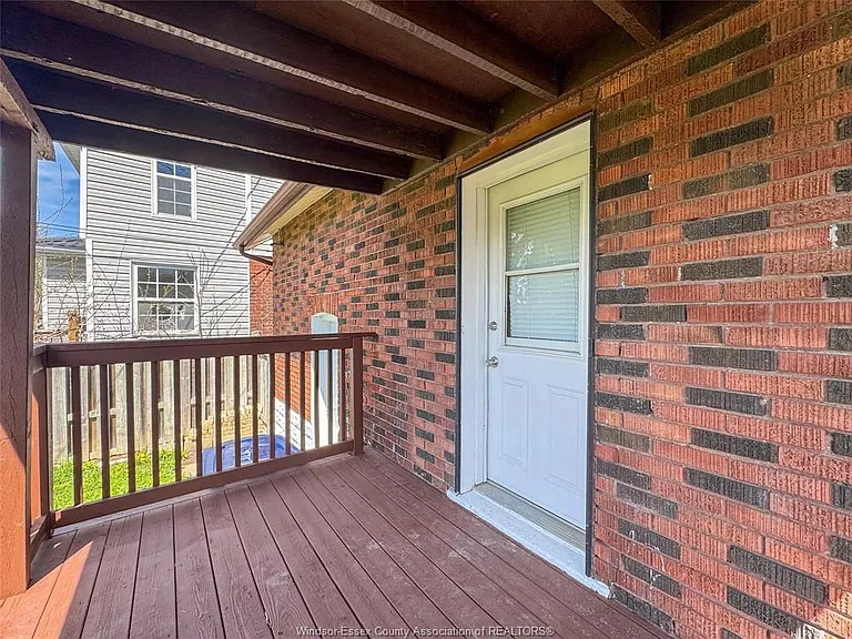 1351 Marentette Ave #UPPER — Photo 9