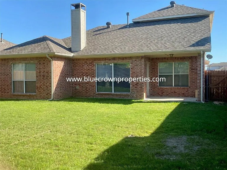 1829 Carver Dr — Photo 15