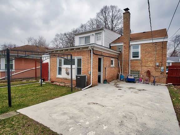 5th image of 8519 Trumbull Ave
