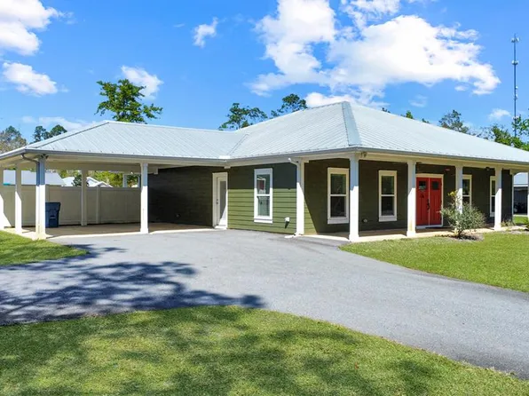 575 W River Rd, Wewahitchka, FL 32465