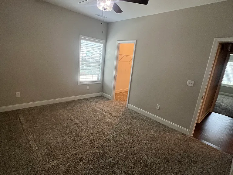 14829 Commonwealth Dr — Photo 17