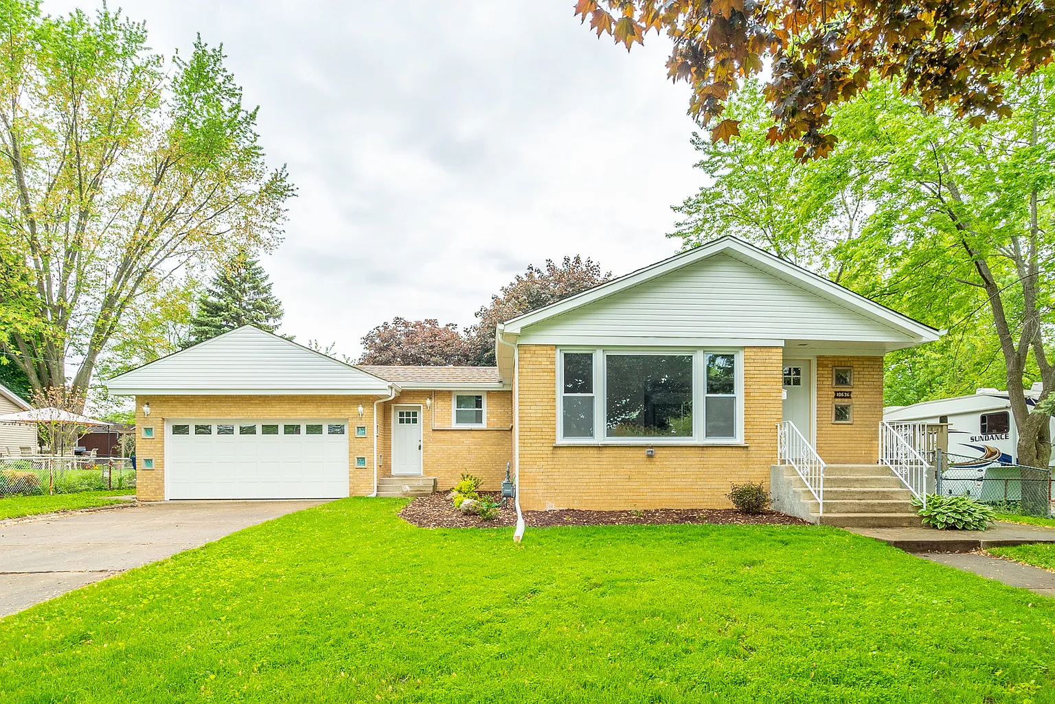 10636 Mason Ave photo 1