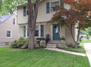 1202 Mayfield Dr, Royal Oak, MI