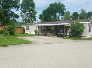 214 Hilltop Dr, Shelocta, PA 15774