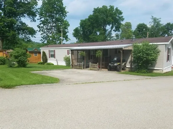 214 Hilltop Dr, Shelocta, PA 15774