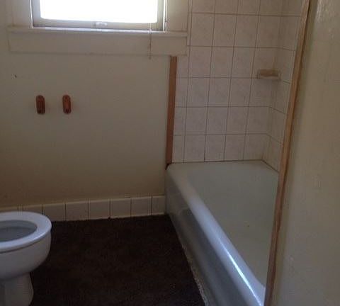 4th image of 404 Jordan St APT B
