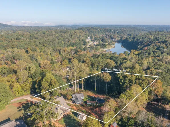 7210 S Wolftever Dr, Ooltewah, TN 37363