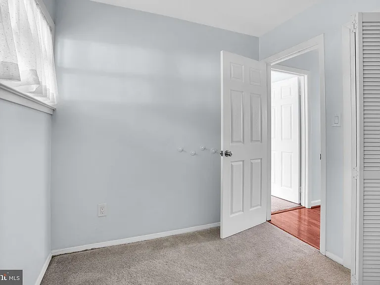 13209 Thornton Dr — Photo 19