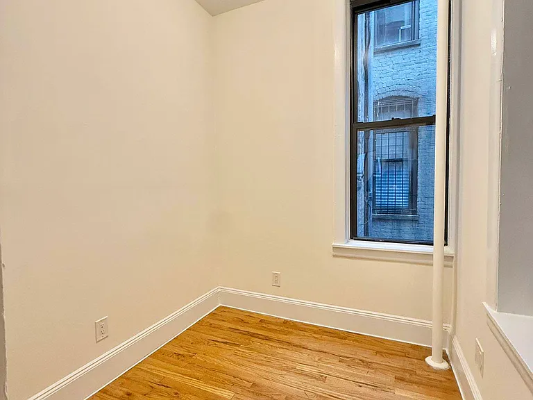 21 Leroy St #11 — Photo 6