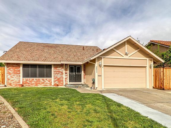 3rd image of 2611 Bowdian Ct