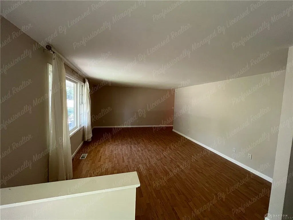 3 bed, 2.0 bath, 1660 sqft, $1,950 — Photo 3