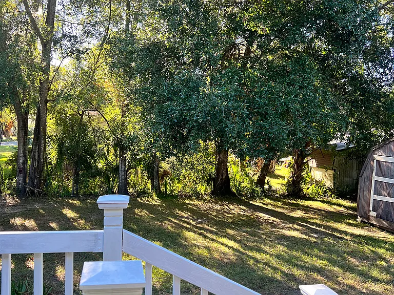 1858 SE Lake Weir Ave — Photo 14