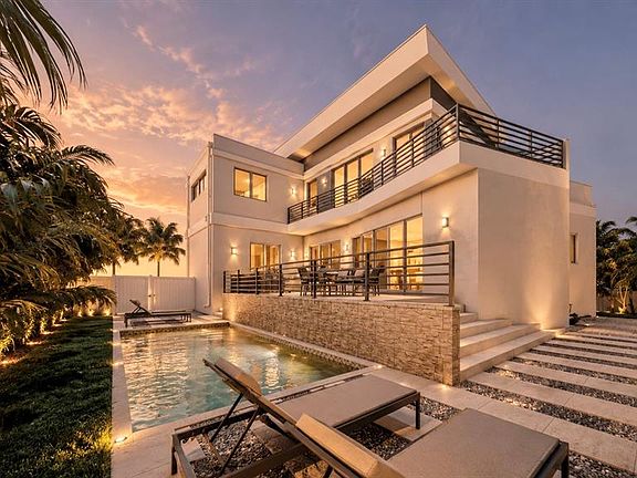 2nd image of 610 Hibiscus Way