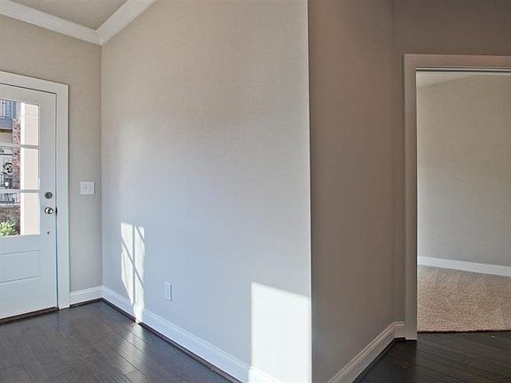 5th image of 304 Lantana Ln