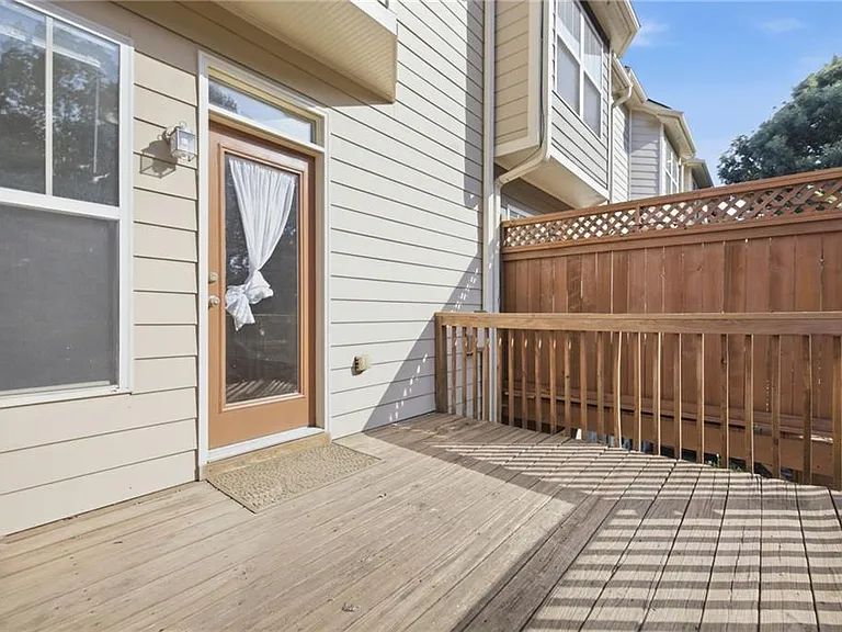 865 Commonwealth Ave SE — Photo 32
