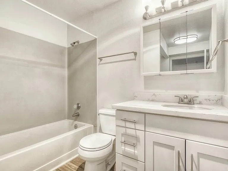 Arbor Woods Apartments — Photo 7