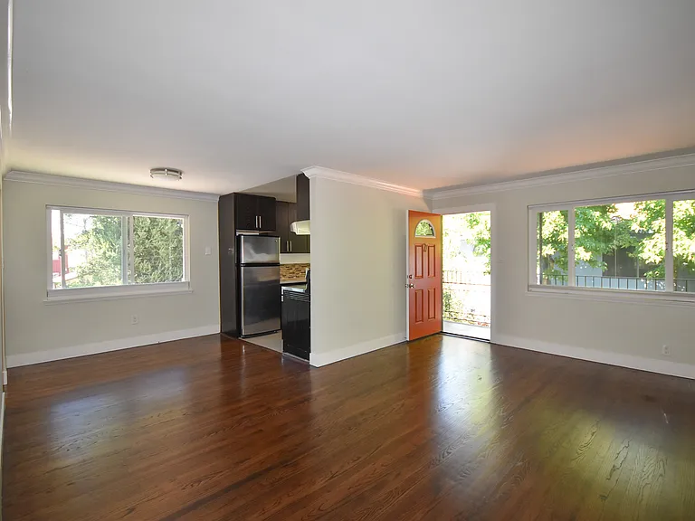 46 Barneson Ave #7 — Photo 1