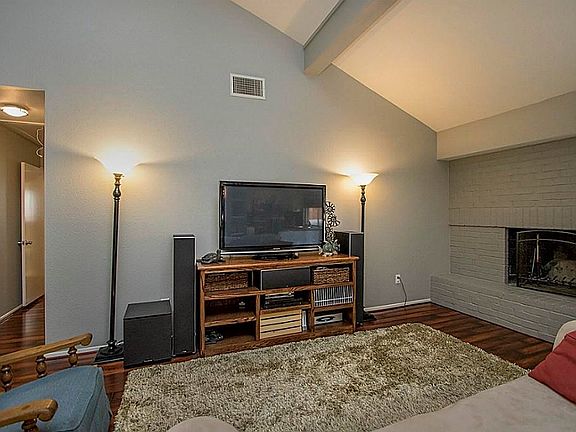 4th image of 16230 Parksley Dr